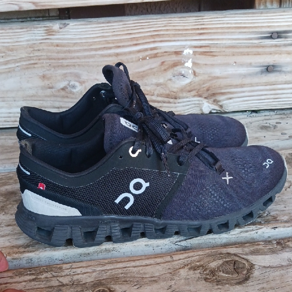 On Running Black Athletic Shoes with Breathable Mesh and Cushioned Sole - Picture 5 of 16